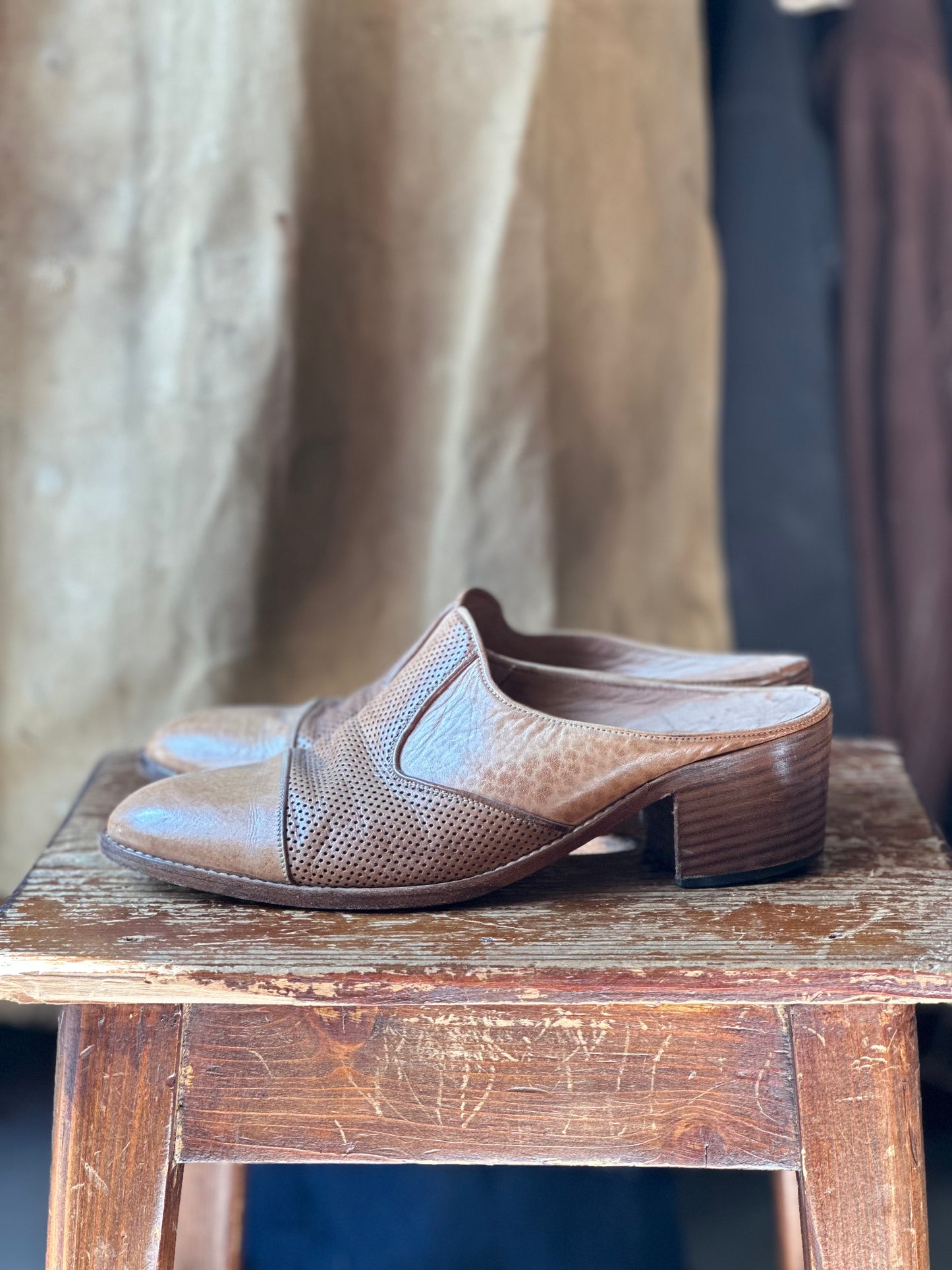 Sabot Shoes Leader