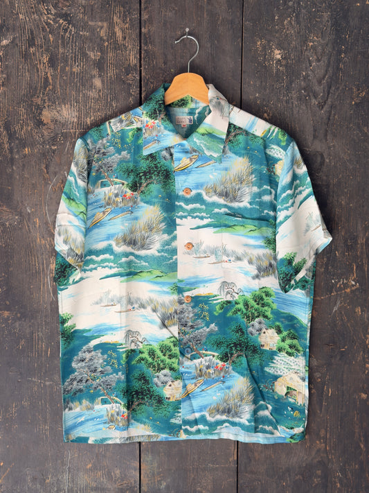RARE 1940s Iolani Crepe Rayon Hawaiian Shirt