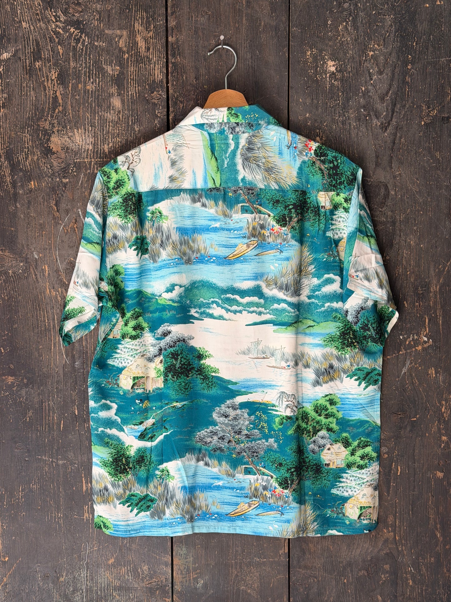 RARE 1940s Iolani Crepe Rayon Hawaiian Shirt